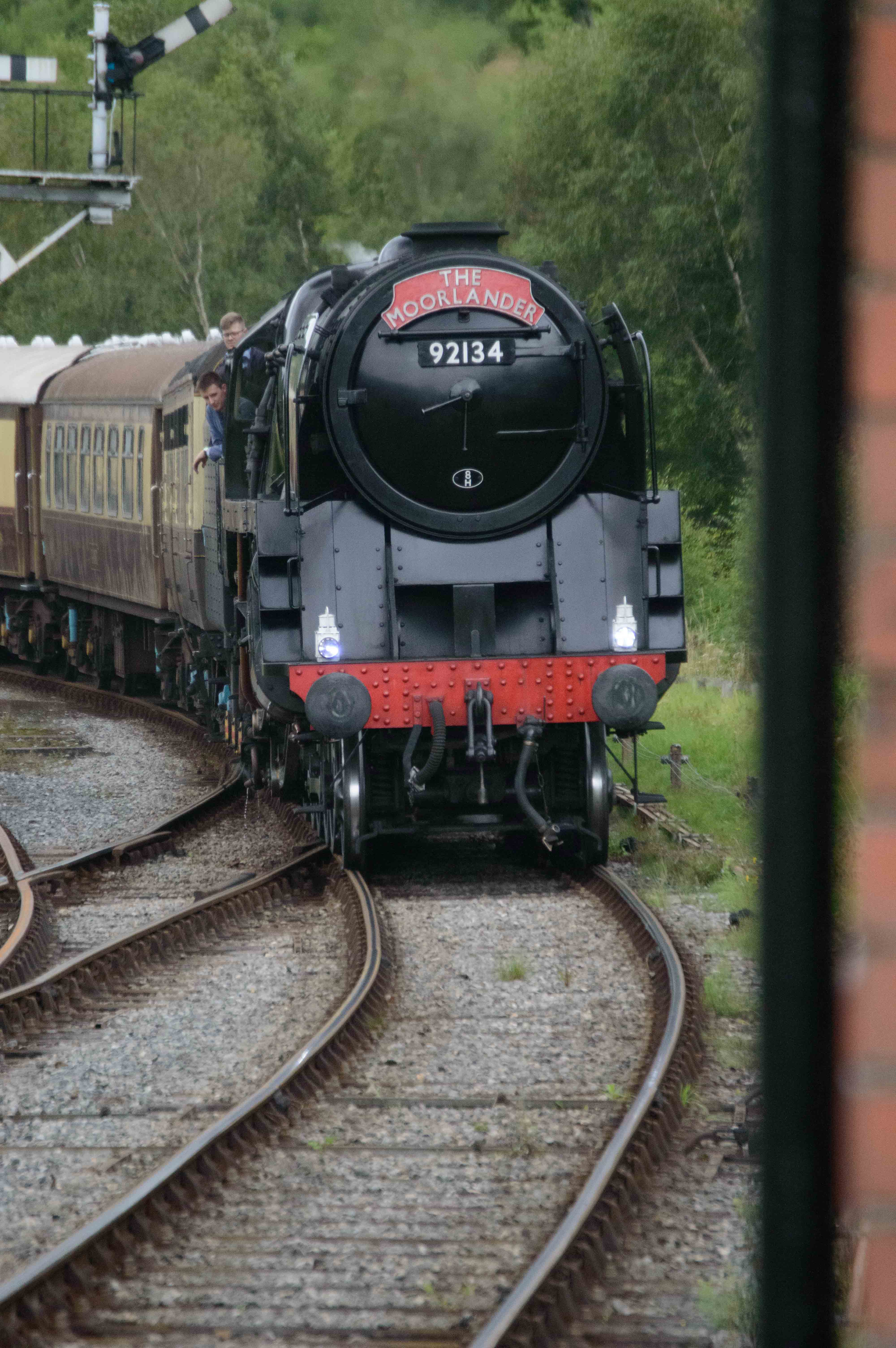 9213 approaching Levisham Signal Box