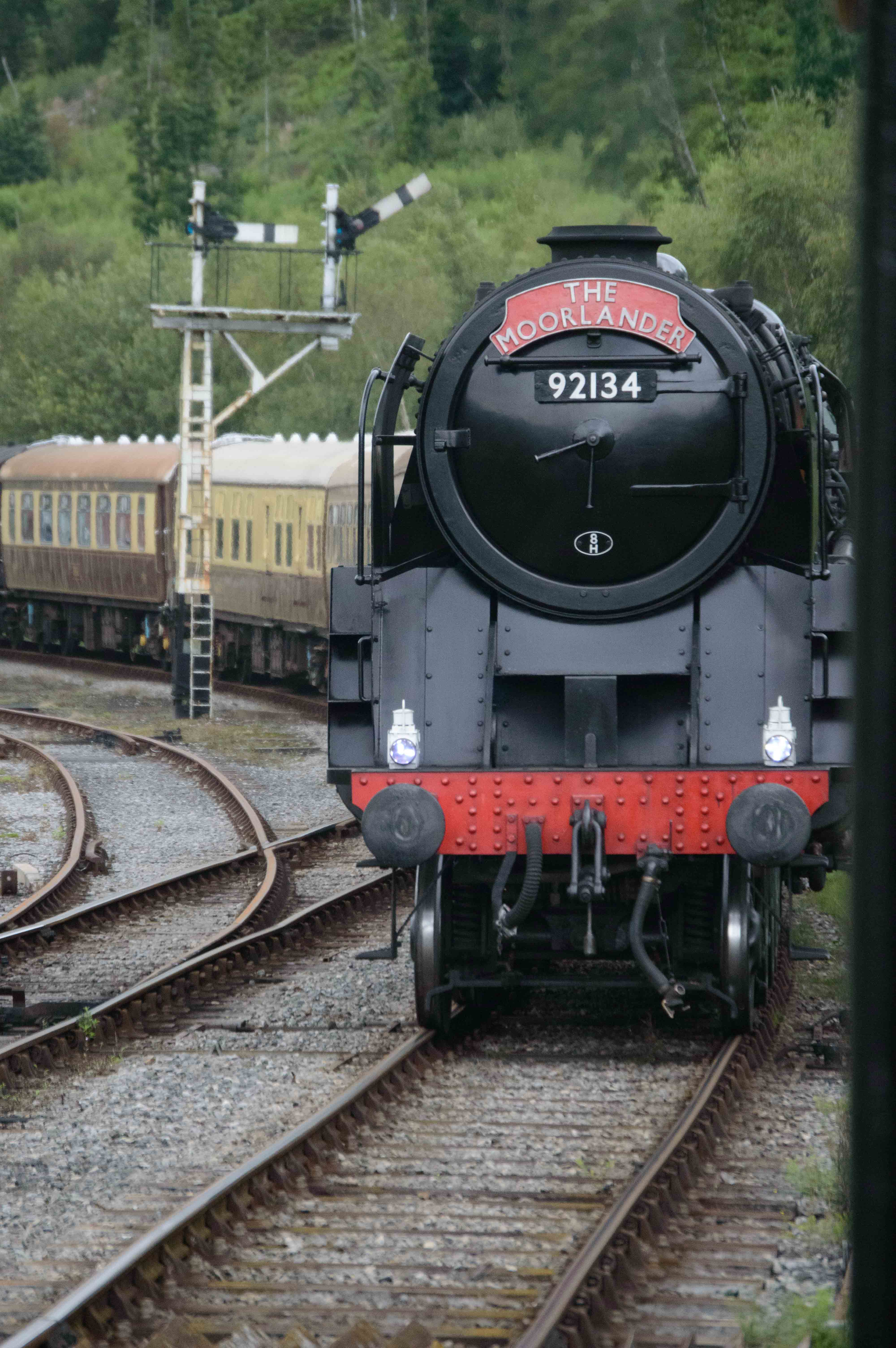 9213 approaching Levisham Signal Box