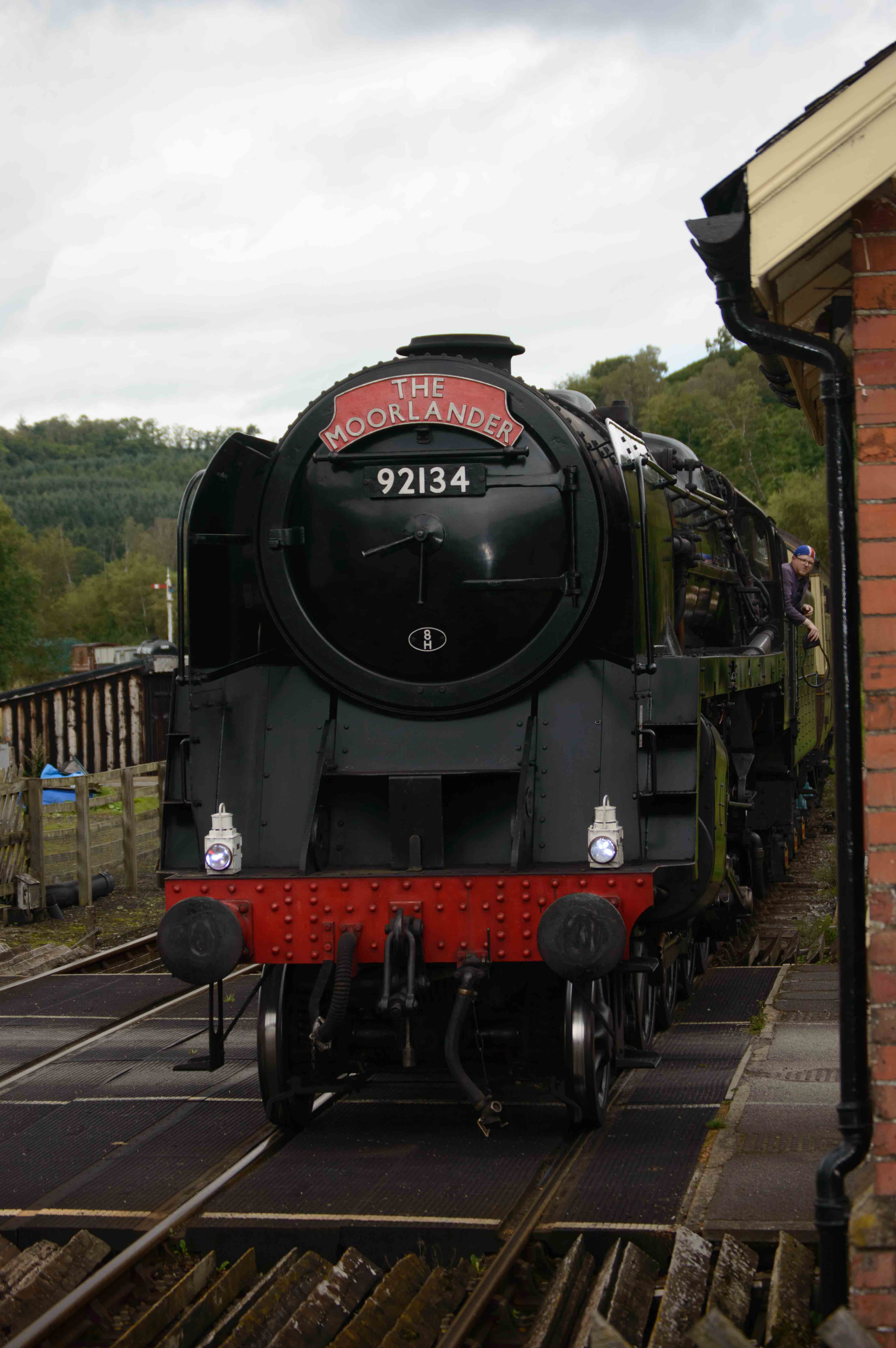 9213 approaching Levisham Signal Box